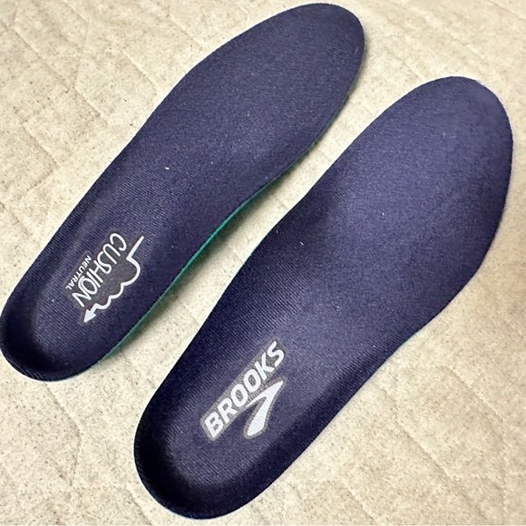 Women's Brooks Glycerin 21 Size 8.5W. - Picture 6 of 10